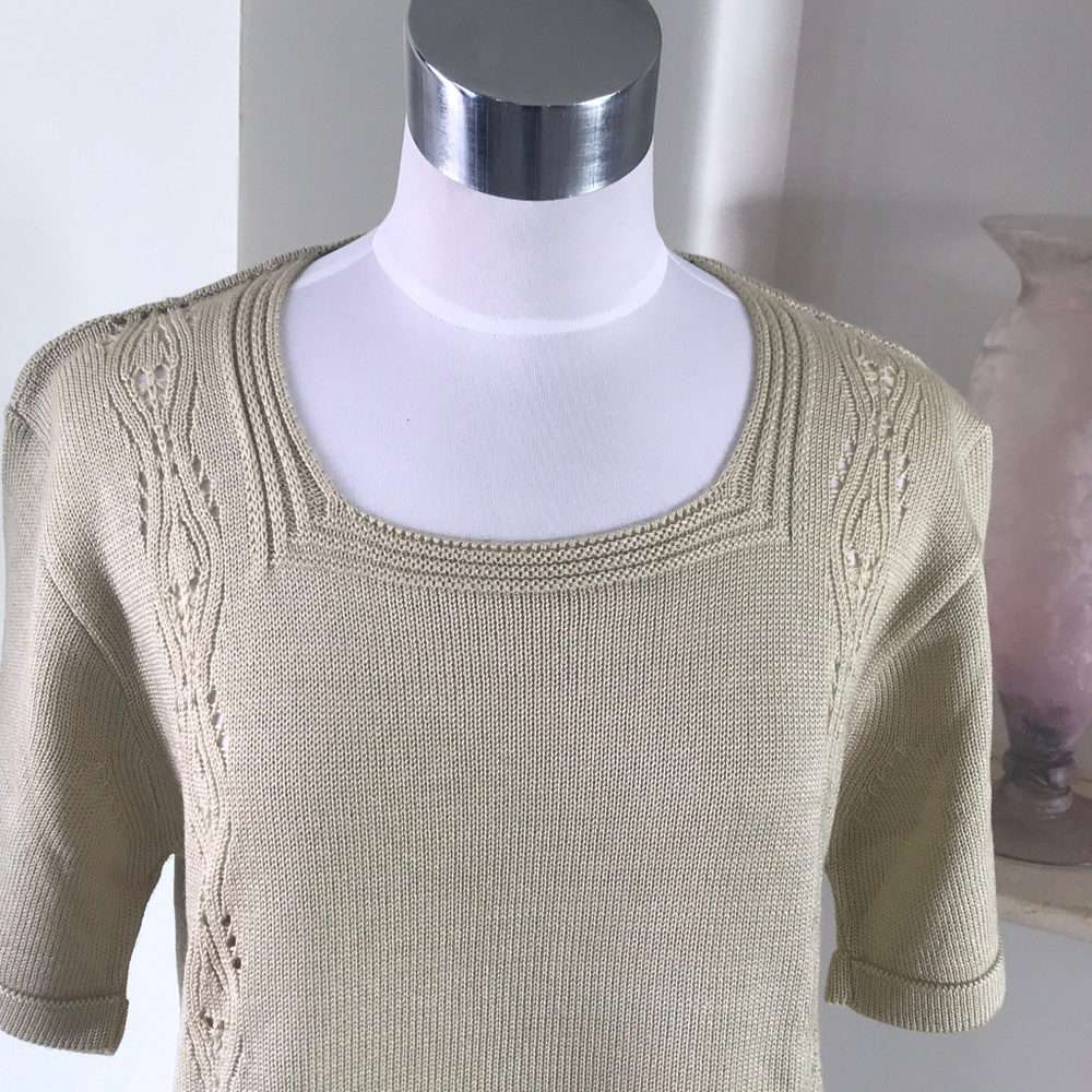Sweater-Size Large - Picture 2 of 5